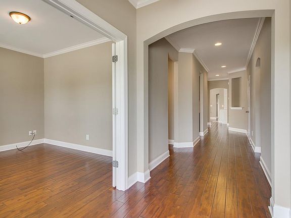 3rd image of 501 Dabney Dr