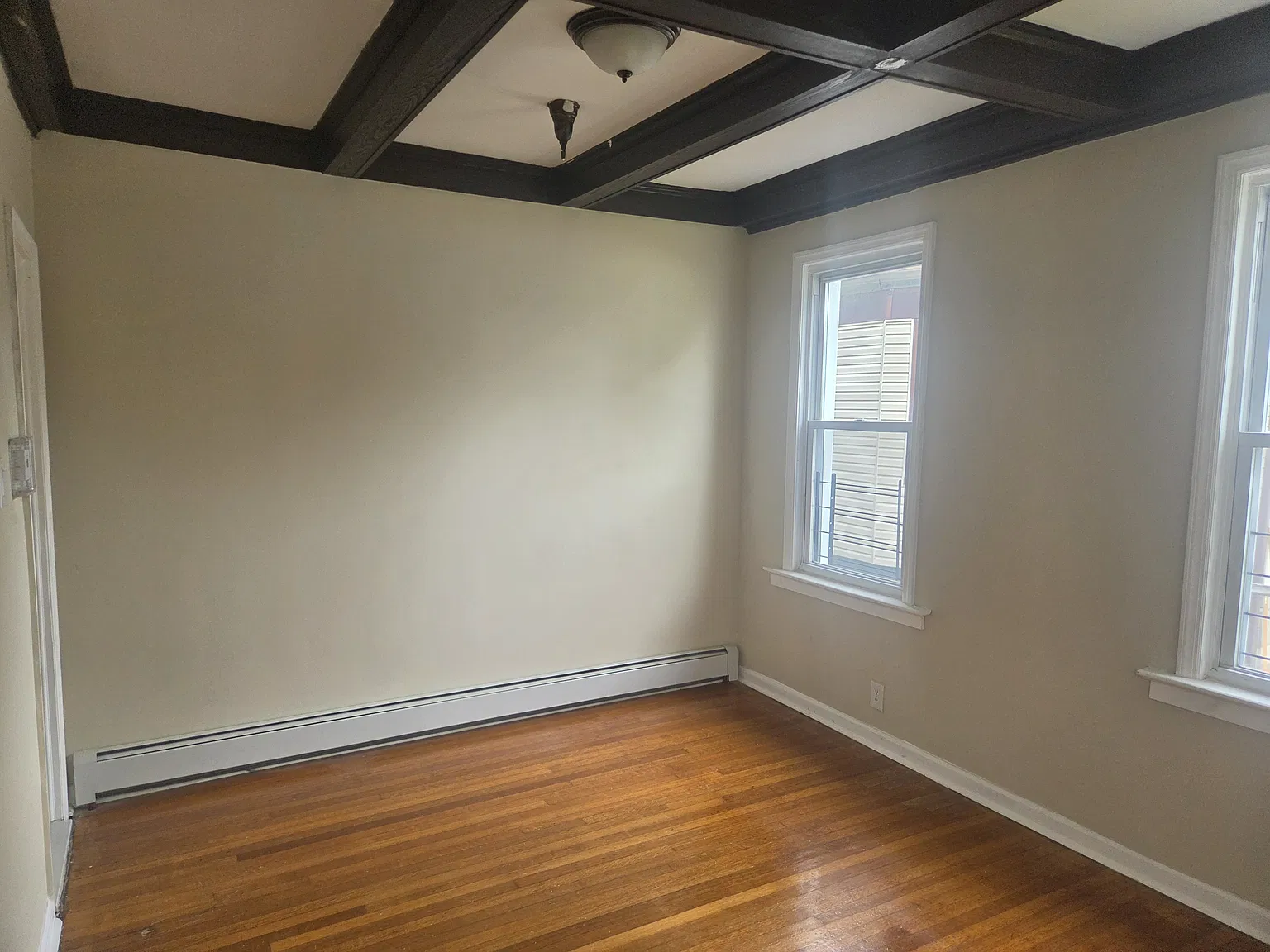 3 bed, 2500 sqft, $2,500 — Photo 4
