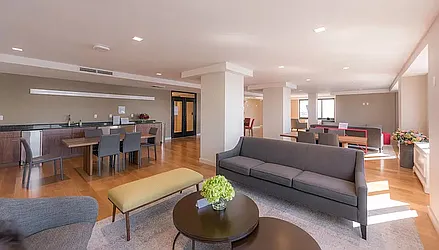 Rented by R New York