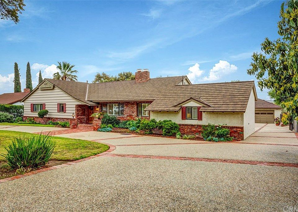 1st image of 826 E Sierra Madre Ave
