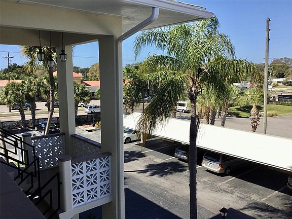 4th image of 1235 S Highland Ave #303