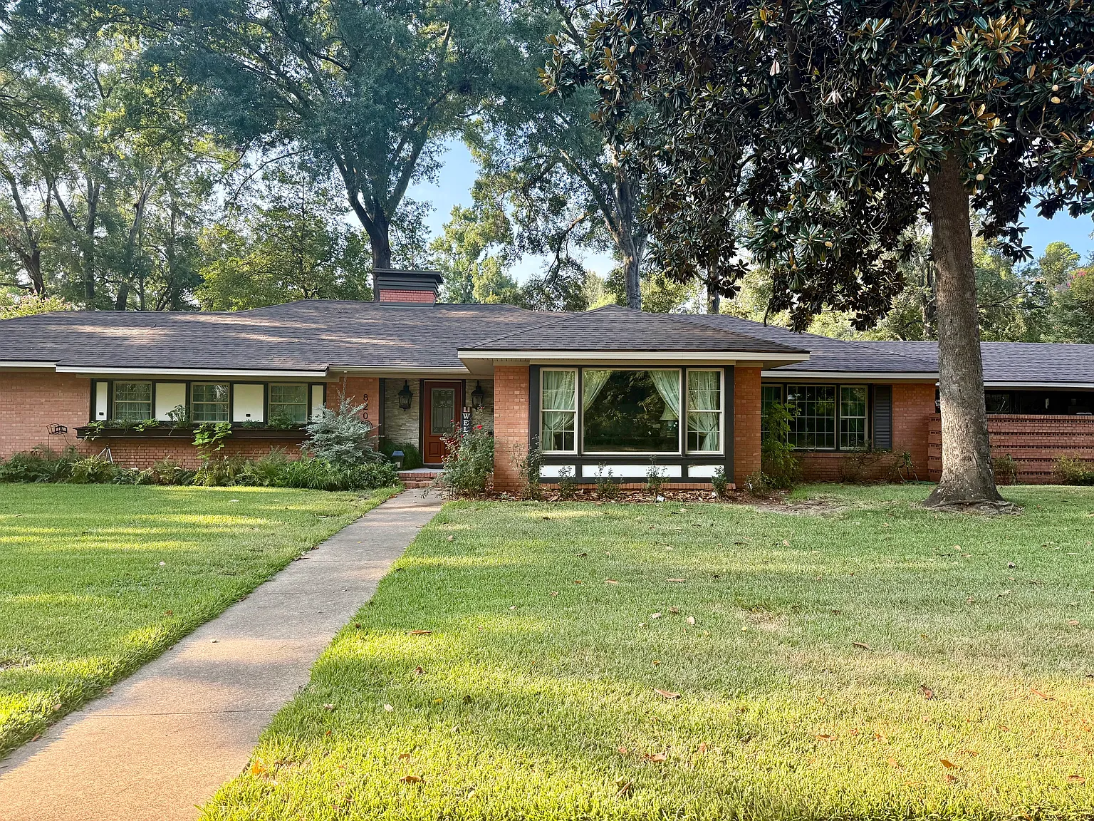 3 bed, 3000 sqft, $2,500 — Photo 1