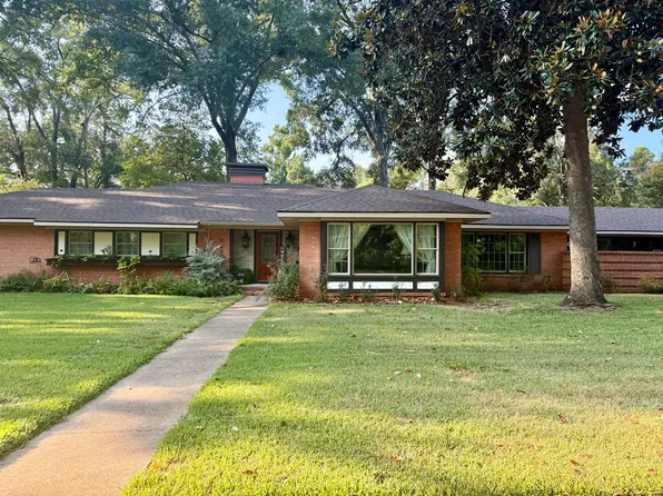 820 Crimwood Ln, Kilgore, TX 75662