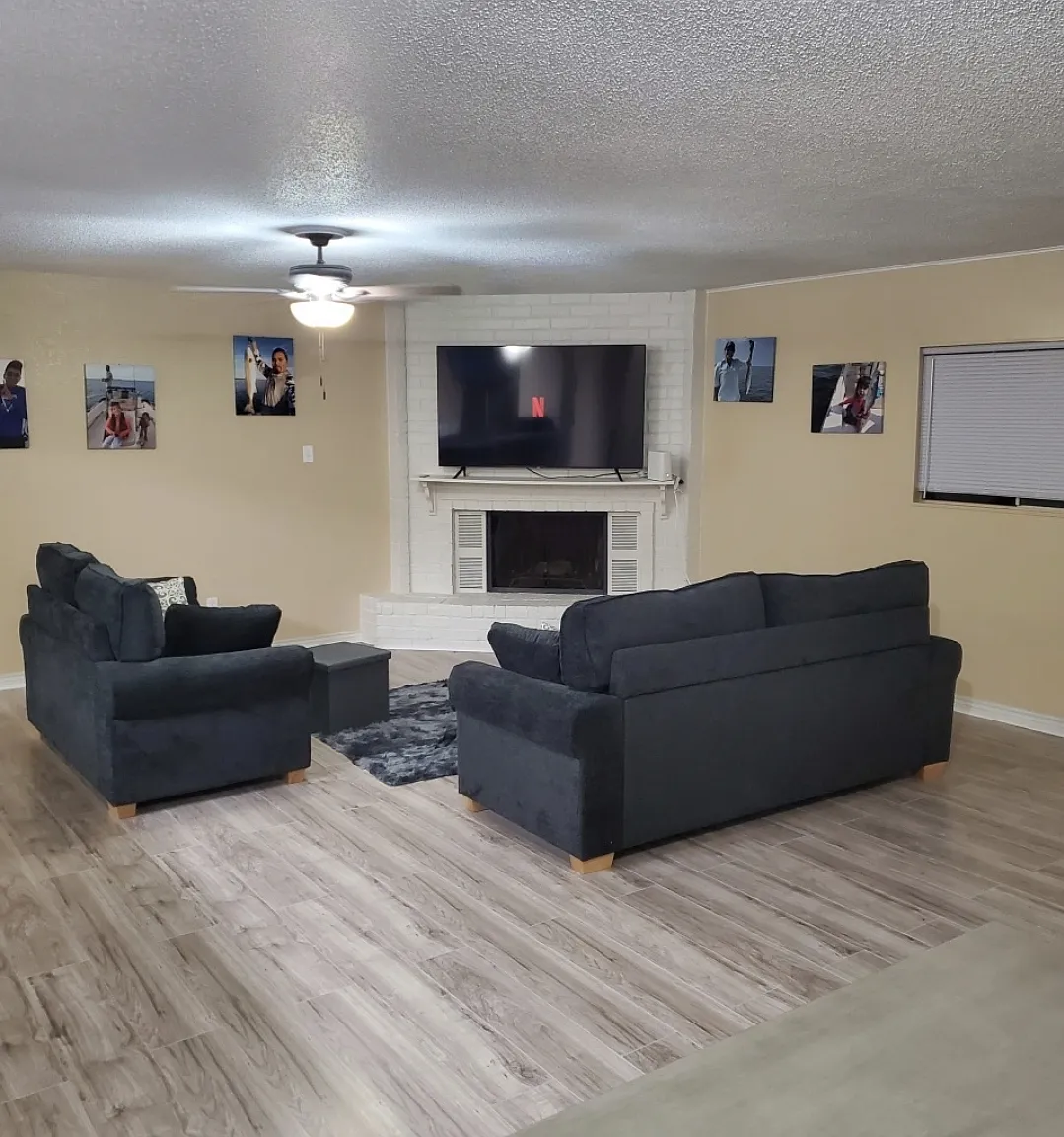 3 bed, 1590 sqft, $2,900 — Photo 2
