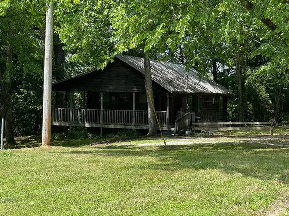 (undisclosed Address), Dickson, TN 37055