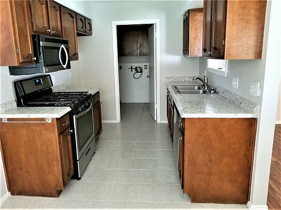 5th image of 1501 Glenmeadows Dr