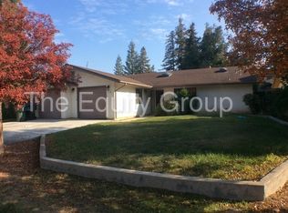 930 N Chinowth Rd, Visalia, CA 93291