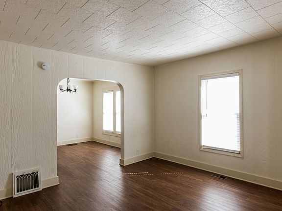 3rd image of 1305 Reed Ave