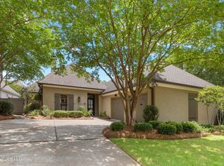 4 Waterford Pl, Jackson, MS 39211