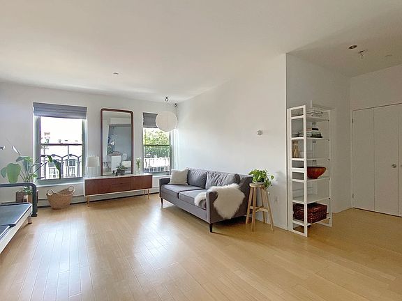 3rd image of 936 Fulton St APT 3C