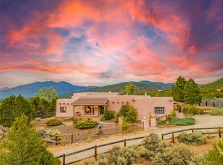 1101 Hennings Rd, Taos, NM 87571