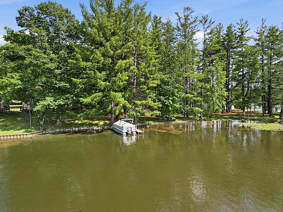 3rd image of 3473 N Shore Dr