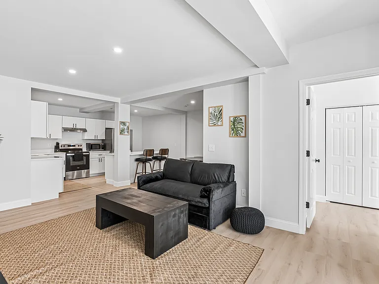 20 Washington Ave #101 — Photo 5