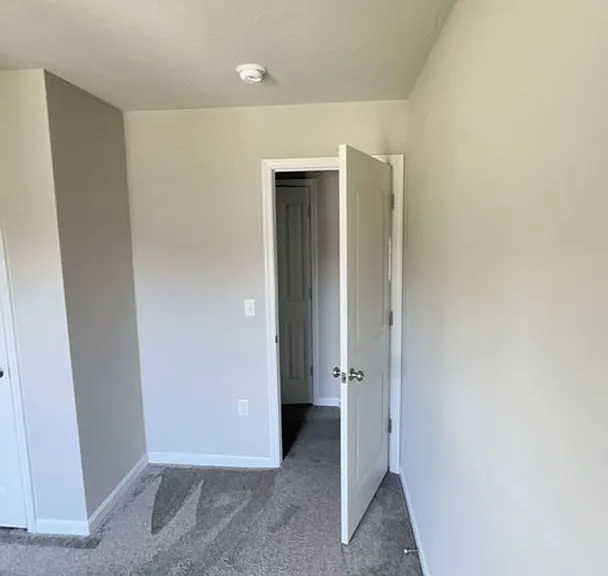 650 N College St — Photo 8