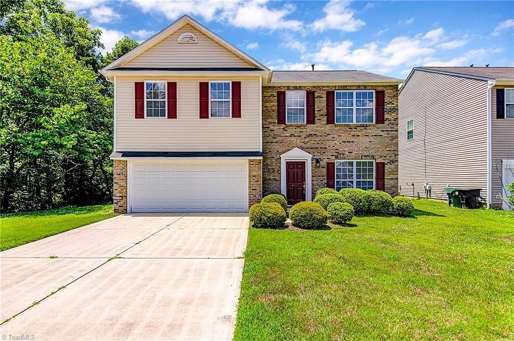 4 bed, 2003 sqft, $2,200 — Photo 1