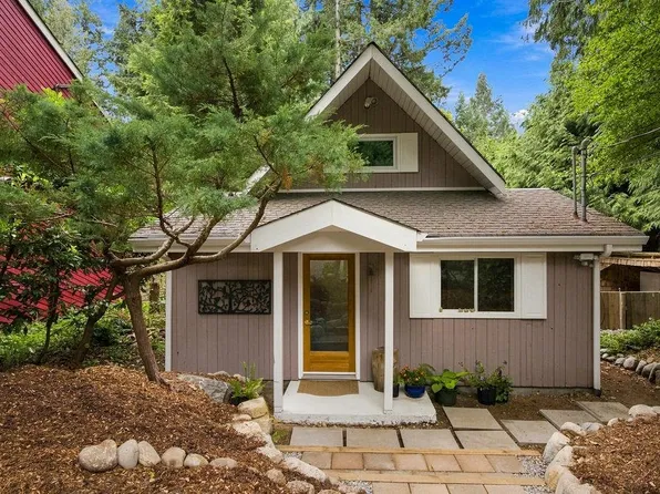 2825 Lower Rd, Sunshine Coast, BC V0N 2W4