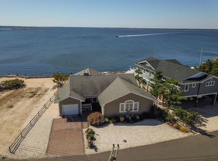 337 W Bayview Dr, Lavallette, NJ 08735