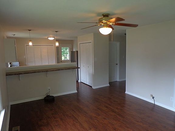 2nd image of 331 Meadow Ln