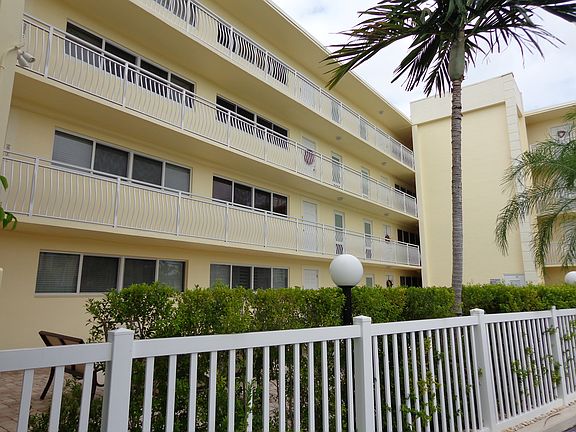 2nd image of 2921 NE 28th St APT 301