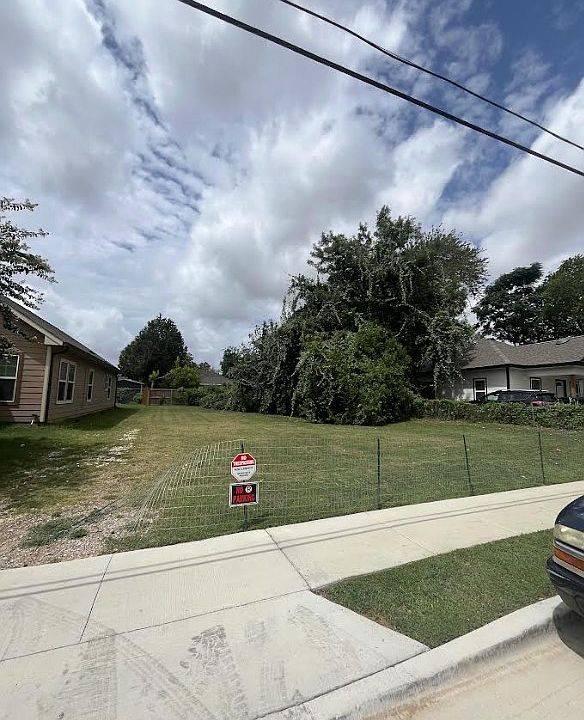 1st image of 3519 Meyers St
