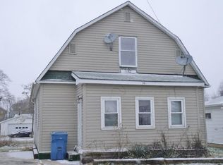 106 South St, Corunna, IN 46730
