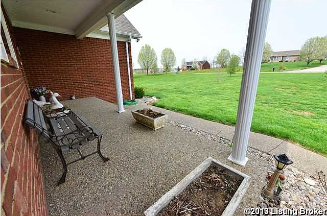 1st image of 142 Stephanie Ave