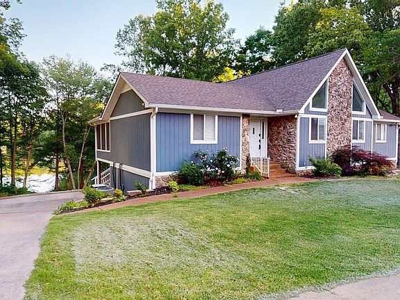 3rd image of 65 Maple Cir