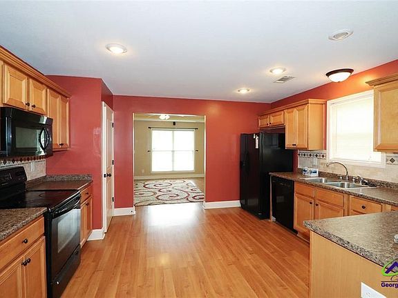 5th image of 221 Haverhill Cir