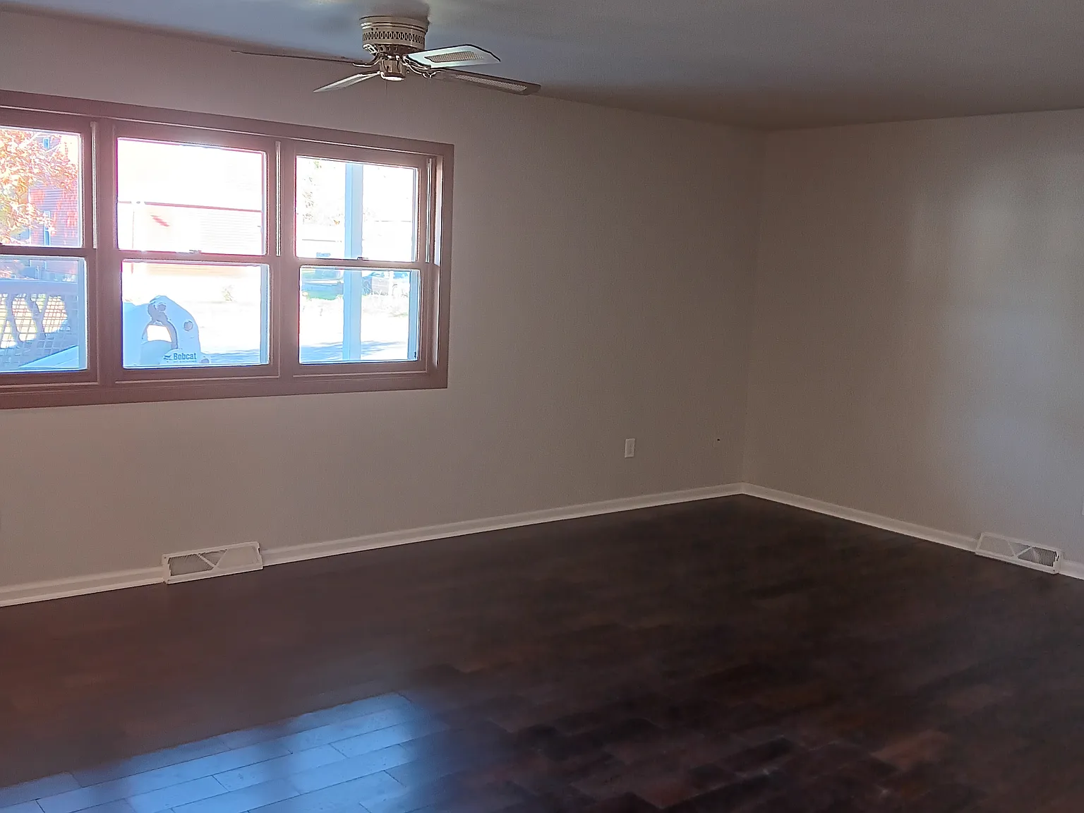 5 bed, 3000 sqft, $1,800 — Photo 1