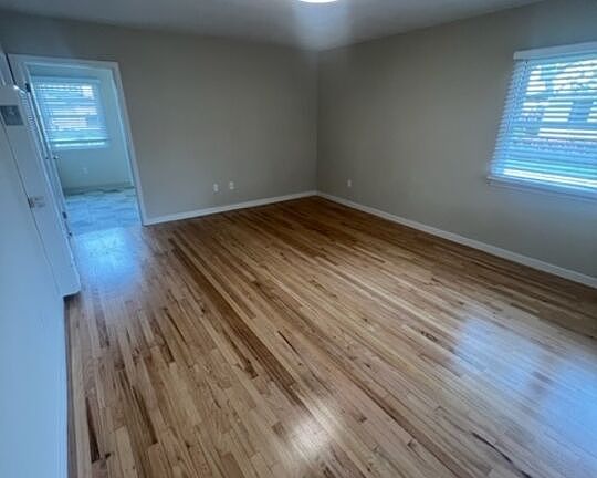 3rd image of 972 Elkland Pl