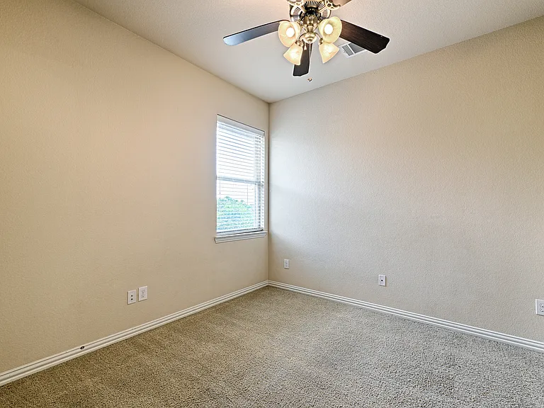2326 Stutz Dr #117 — Photo 16