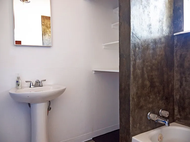 2092 S Kentucky St — Photo 8