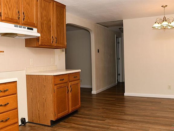4th image of 406 E Lamine St