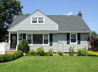 1090 Shelburne Dr, Franklin Square, NY 11010