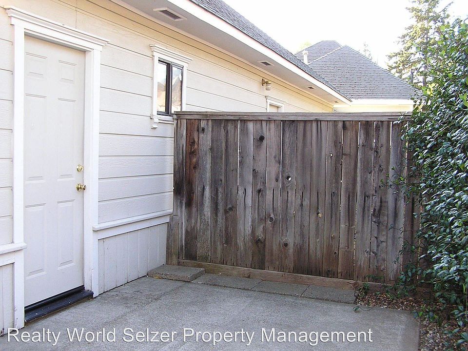 2nd image of 602 Walnut Ave #B