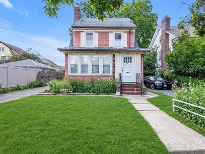 4360 Auburndale Ln, Flushing, NY, 11358