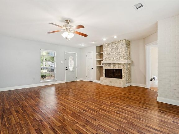 4th image of 309 E Saint Mary Dr