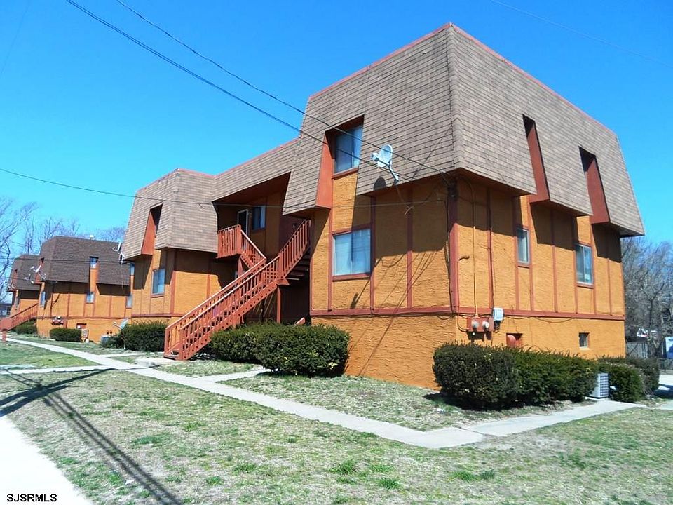 1st image of 24 W Leeds Ave
