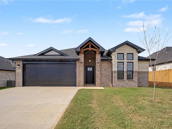 1713 Goldthorp St, Pea Ridge, AR 72751