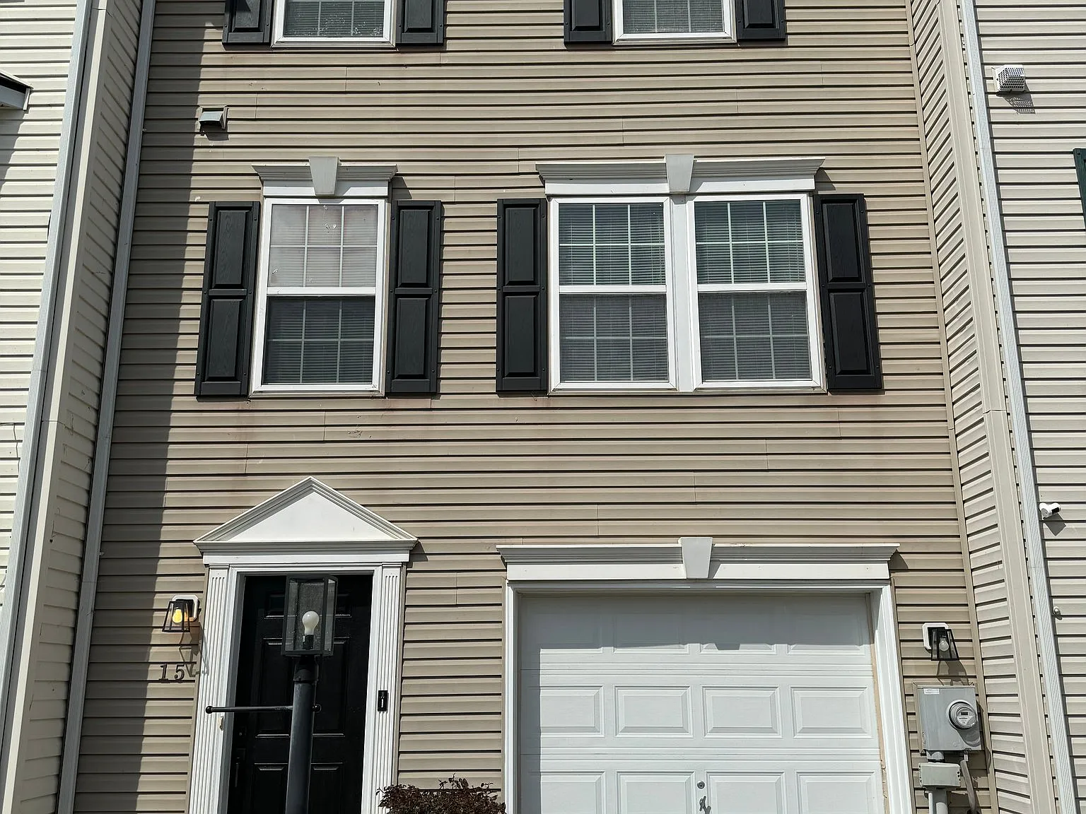 15 Lombard Ln — Photo 1