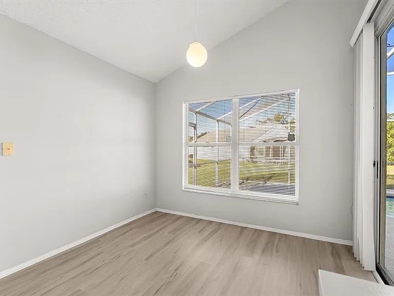 2612 Brookshire Ct — Photo 11