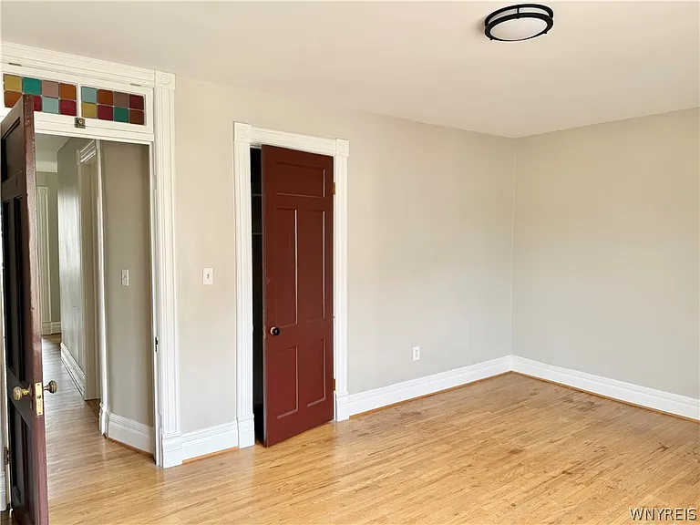 64 Trinity Pl — Photo 10