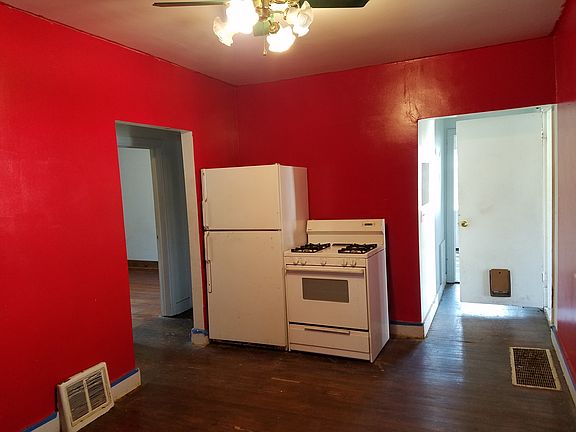 3rd image of 4618 Leonard St