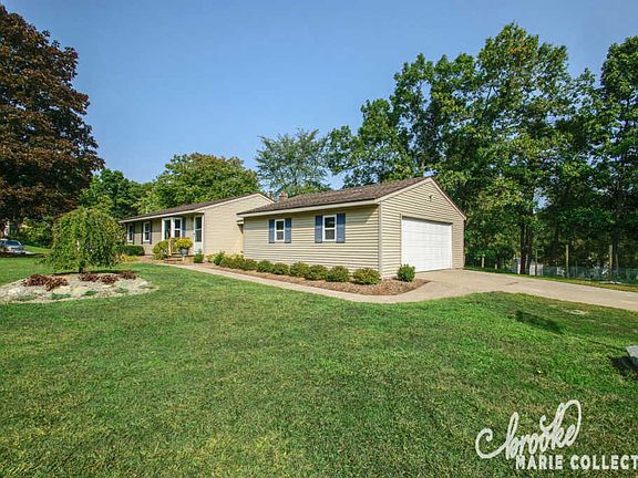 2nd image of 1804 Woodrun Dr SE