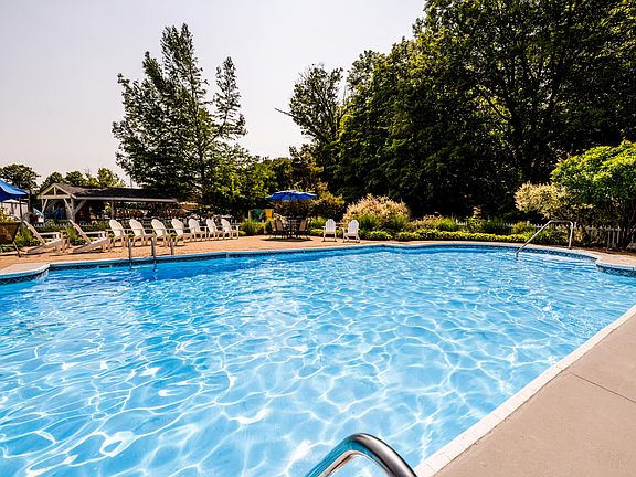 5th image of 336 Preserve Dr