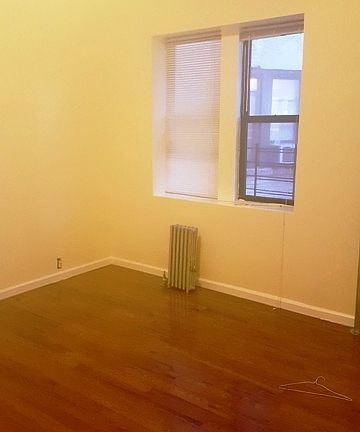 5th image of 4137 52nd St