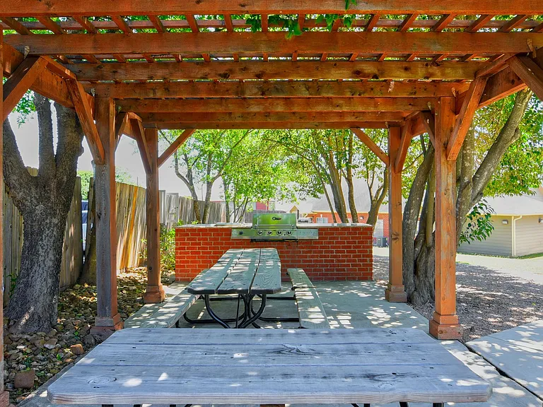 Braunfels Place — Photo 21