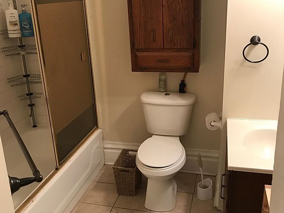 3rd image of 105 W 1st Ave