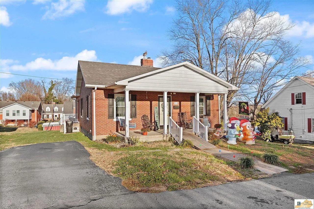 202 Church St photo 1