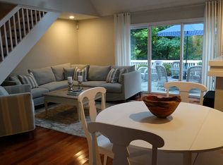 22 Woodbury Pl, Woodbury, CT 06798